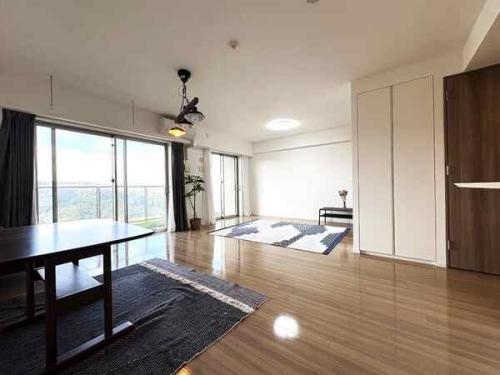 18.8帖の広々としたリビングダイニング。