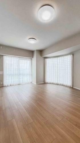 R型窓のある明るいLDです（2面採光）