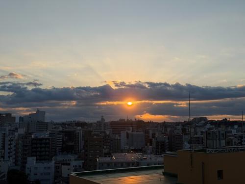 東側には建物がなく初日の出をお部屋から望むことができます。※天候による