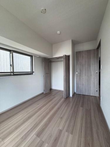 南西側の洋室です