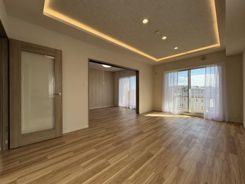 約9.8帖のリビングダイニング