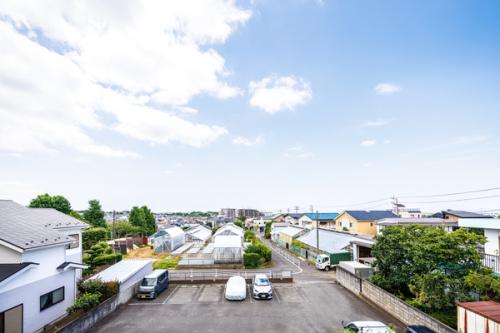前面に建物がなく明るく開放的な眺望が魅力のひとつ