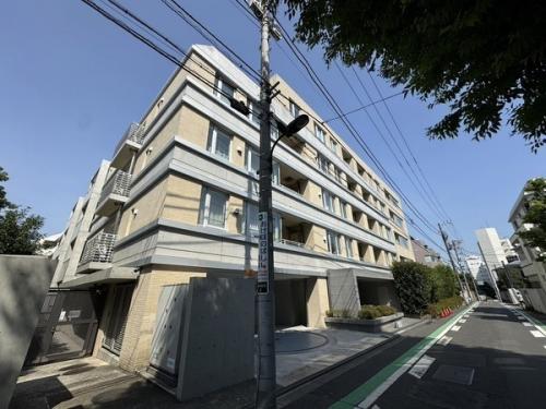 2004年築、三菱地所分譲の地上5階地下1階建てマンション