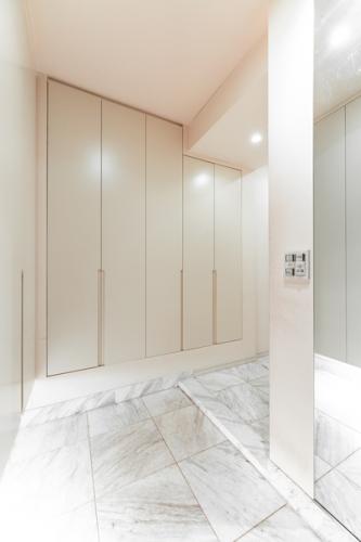 収納豊富なシューズクローゼット