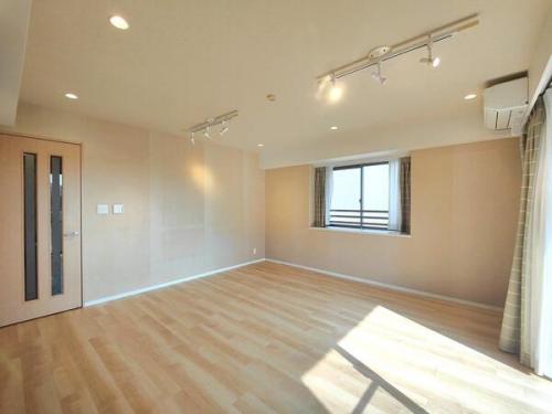 南西・南東角住戸のため陽当たり・通風良好です。