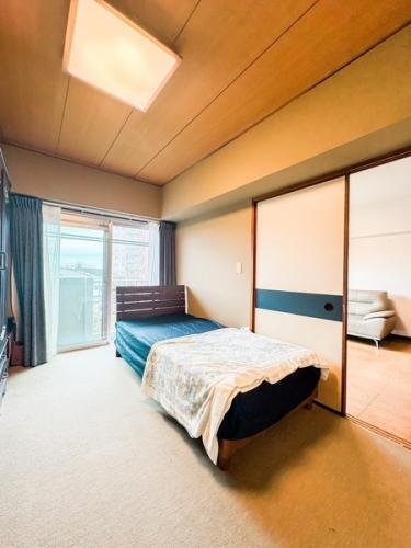 約6帖の洋室。家具調度品は含みません。