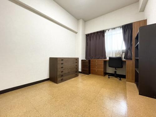 約5.7帖の洋室。家具調度品は含みません。