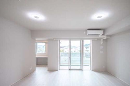 ■LDには足元から暖まる床暖房あり