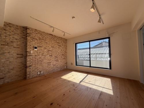 3階部分南西角住戸につき、陽当たり・通風良好です。