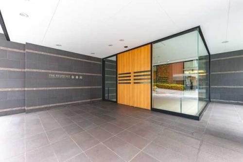 参番館エントランス