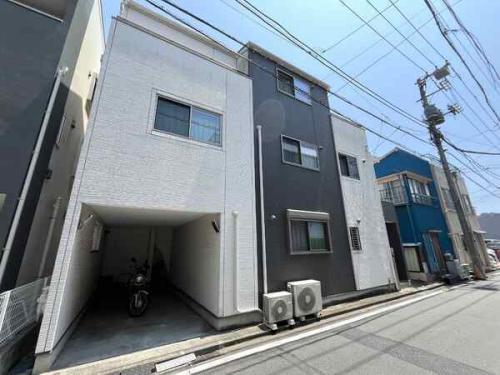 2013年5月築・建物面積約120m2のファミリー向け住宅
