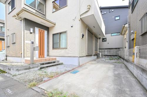 2台駐車可能なカースペース（※サイズ制限あり）