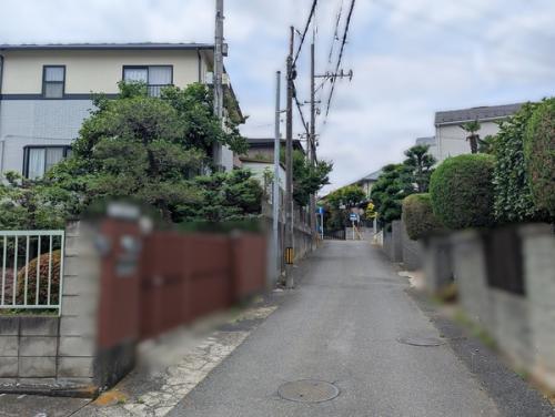北側前面道路