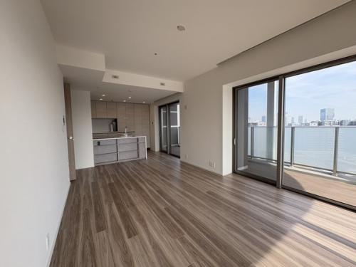 南向きにつき日照良好。