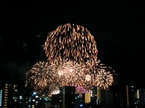 毎年夏の宇品花火大会