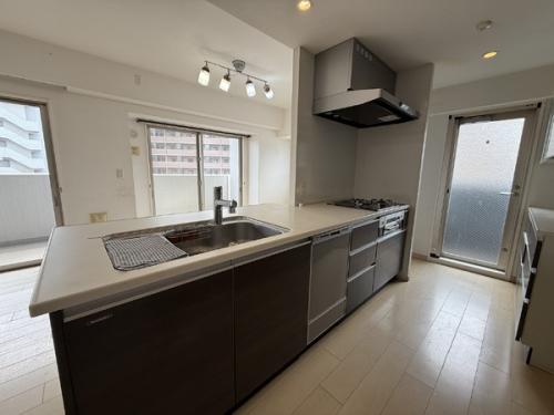 対面式システムキッチン