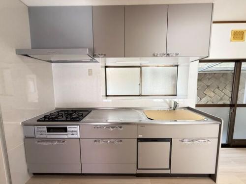 キッチン写真です。2025年6月リフォーム済み。