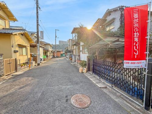 前面道路は約6.2ｍあります。