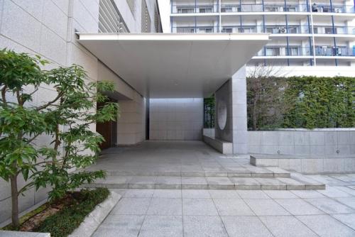 エントランスポーチ