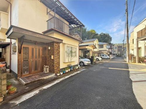 前面道路含む、現地土地写真です。