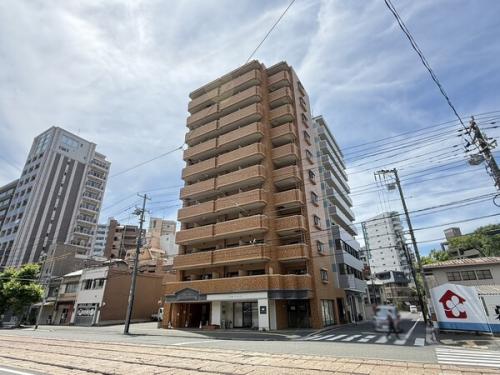現地外観写真です。南西角部屋です。