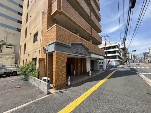 現地外観写真です。南西角部屋です。