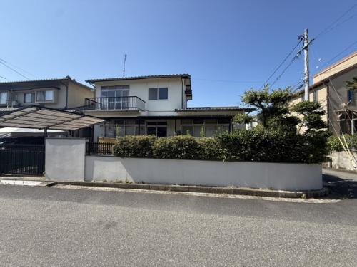 南側道路から、撮影した現地土地写真です。 南側道路から、撮影した現地土地写真です。