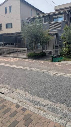 前面道路は一方通行です。