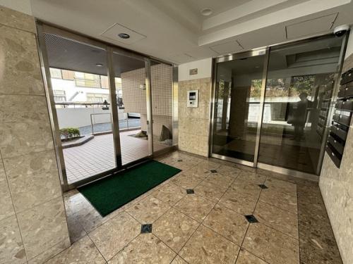 オートロックがありセキュリティへの配慮があります