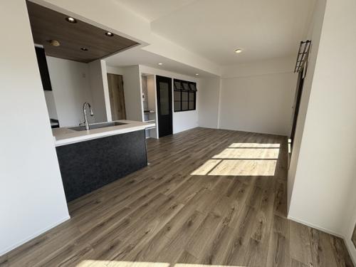 カウンターキッチンタイプでおしゃれな空間が広がります