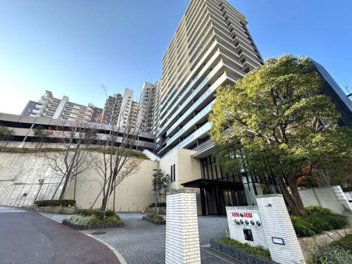 都心でありながら自然がある桜坂エリア全３２２邸のランドマーク。