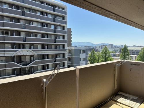 採光が入る角部屋の明るいお部屋です。