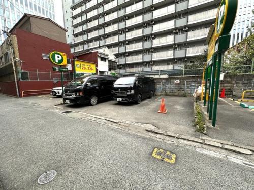 地下鉄七隈線祇園駅まで徒歩約2分。 地下鉄七隈線祇園駅まで徒歩約2分。