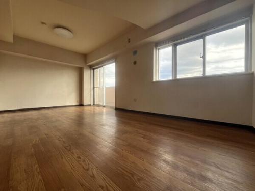 約11.2帖の広々としたリビングダイニング