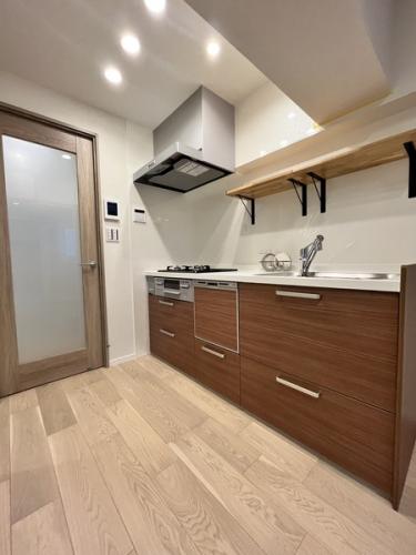 新規キッチン交換済みです。