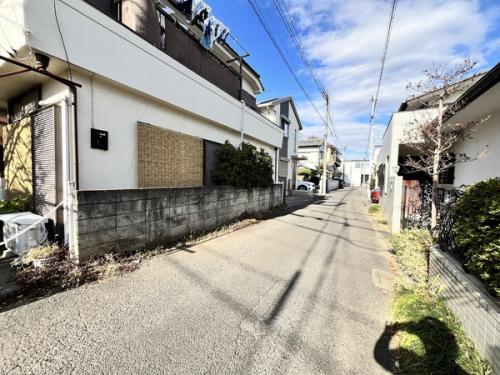 西側前面道路幅員約4m