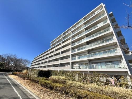 京王線「柴崎」駅からフラットな道のりで9分