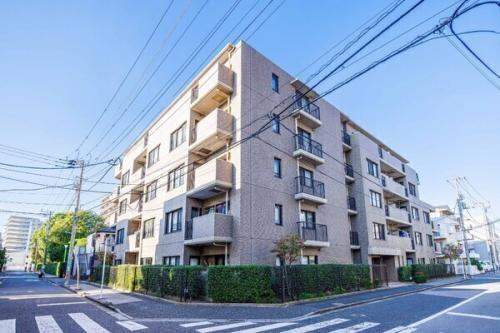 JR総武本線「津田沼」駅南口から徒歩5分の立地。