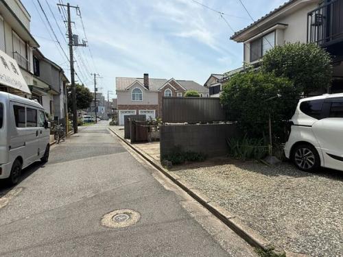 南東側道路 南東側道路