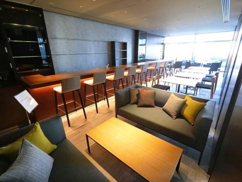 カフェラウンジ