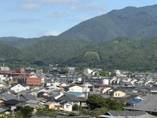 大文字の鳥居を見ることができます。