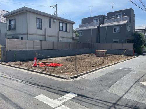 前面道路含む外観