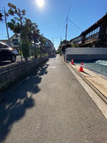 前面道路含む外観
