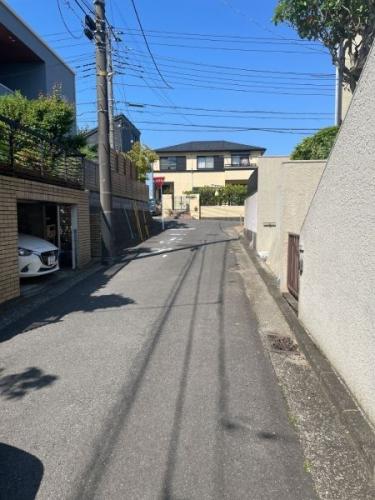 前面道路含む外観