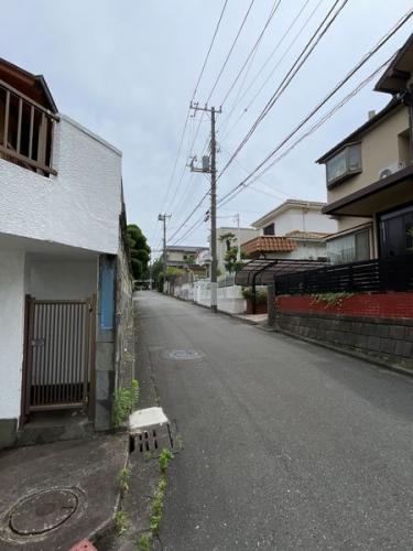 前面道路含む外観