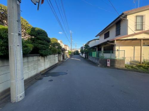 前面道路（北東側）