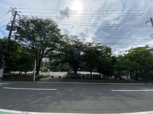 登戸１丁目公園 約110m