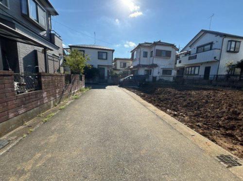 前面道路含む外観 前面道路含む外観
