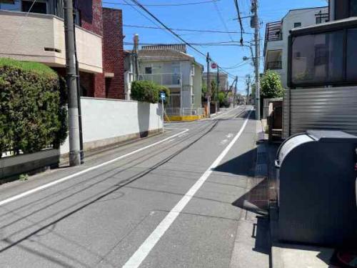 前面道路含む外観 前面道路含む外観