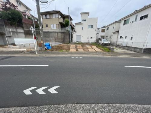 前面道路含む外観 前面道路含む外観